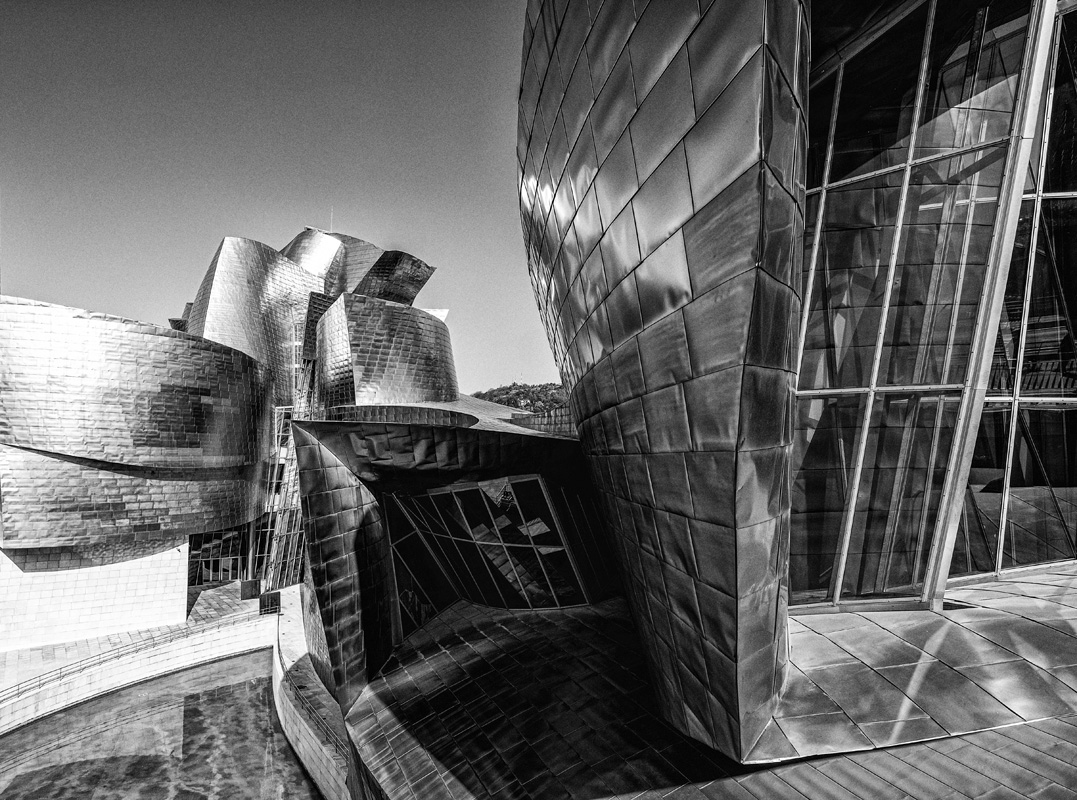 Architektur, Bilbao, Guggenheim-Museum in schwarz-Weiss