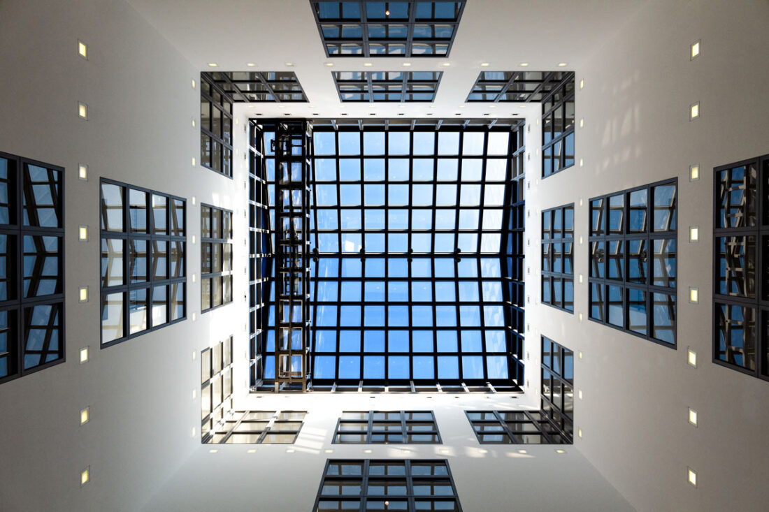 Architektur, kubistischer Lichthof der Galerie der Gegenwart in der Kunsthalle Hamburg