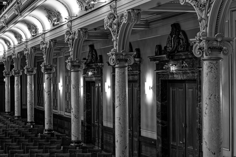 Neorenaissance in der historischen Stadthalle Wuppertal im Konzertsaal durch die wunderschönen Säulen betont